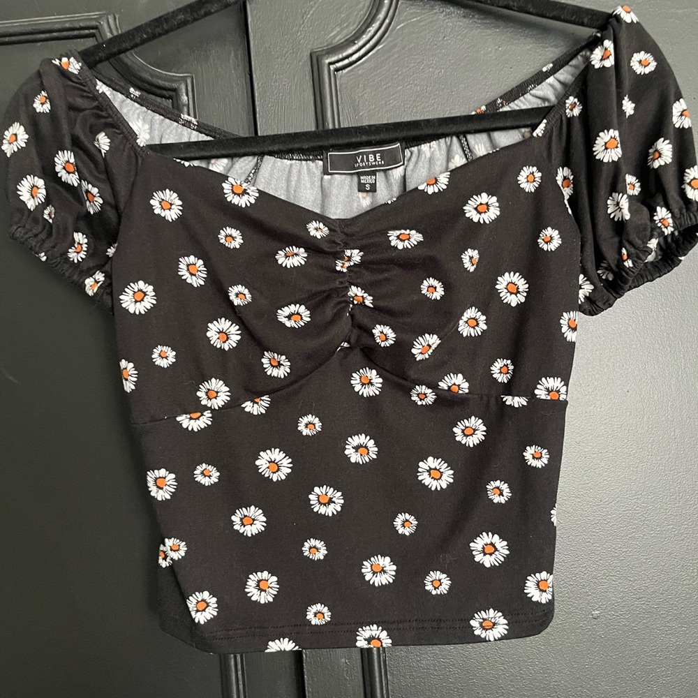 Vibe Black Floral Women's Top
